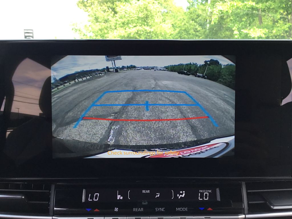 2025 Toyota Sienna XSE - Photo 24