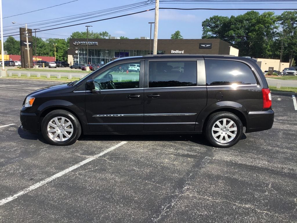 Used 2015 Chrysler Town & Country Touring with VIN 2C4RC1BG9FR525832 for sale in Bedford, OH