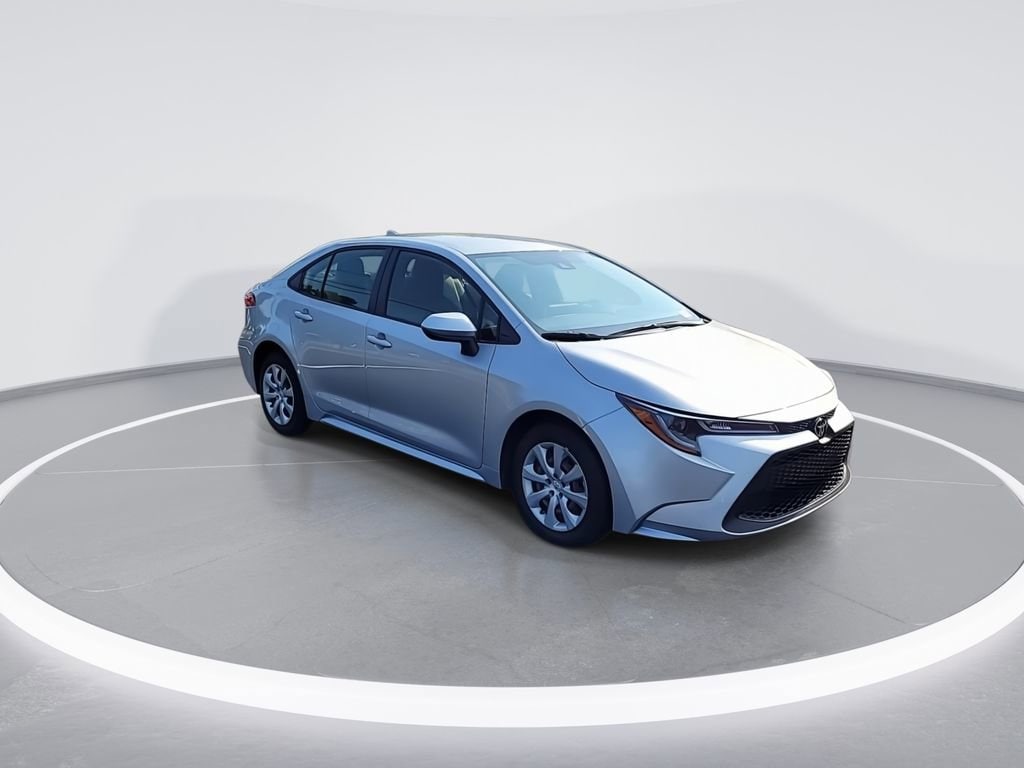 Used 2021 Toyota Corolla LE with VIN JTDEPMAE8MJ135021 for sale in Bedford, OH