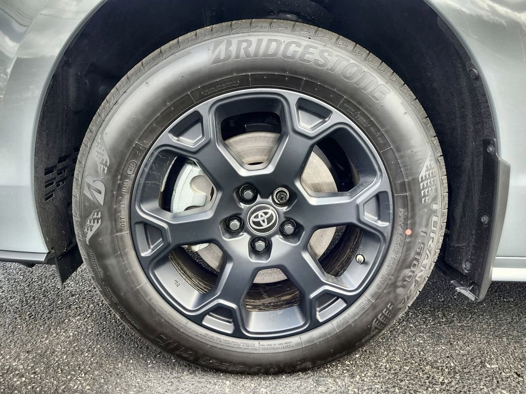 2025 Toyota Sienna Woodland Edition - Photo 10