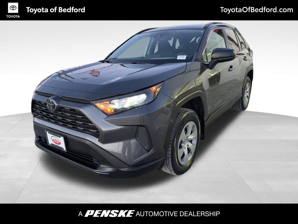2020 Toyota RAV4 LE's photo