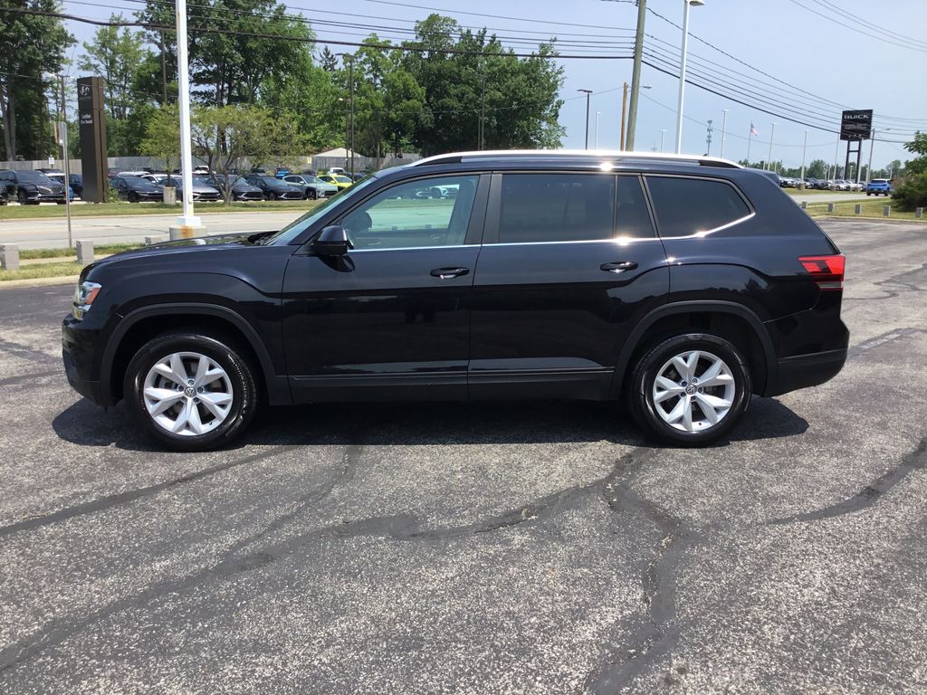 Used 2019 Volkswagen Atlas SE with VIN 1V2LR2CAXKC507085 for sale in Bedford, OH