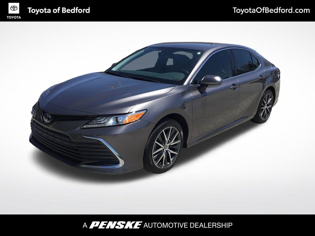 Used 2022 Toyota Camry Hybrid XLE Sedan