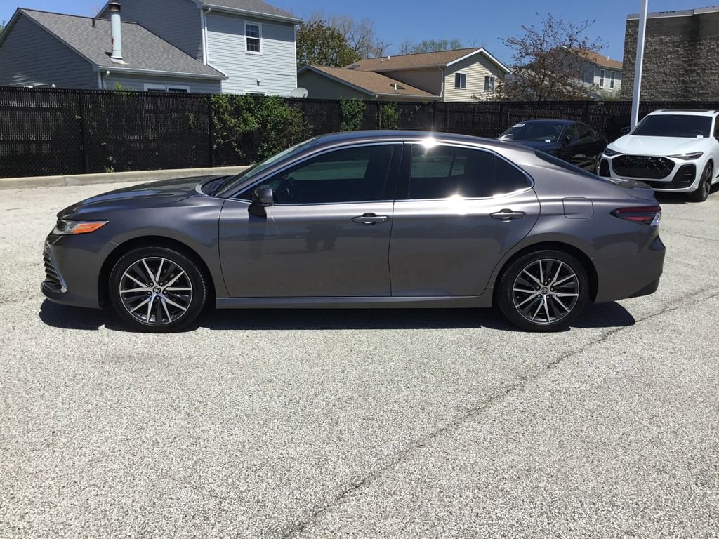 Used 2022 Toyota Camry Hybrid XLE Sedan