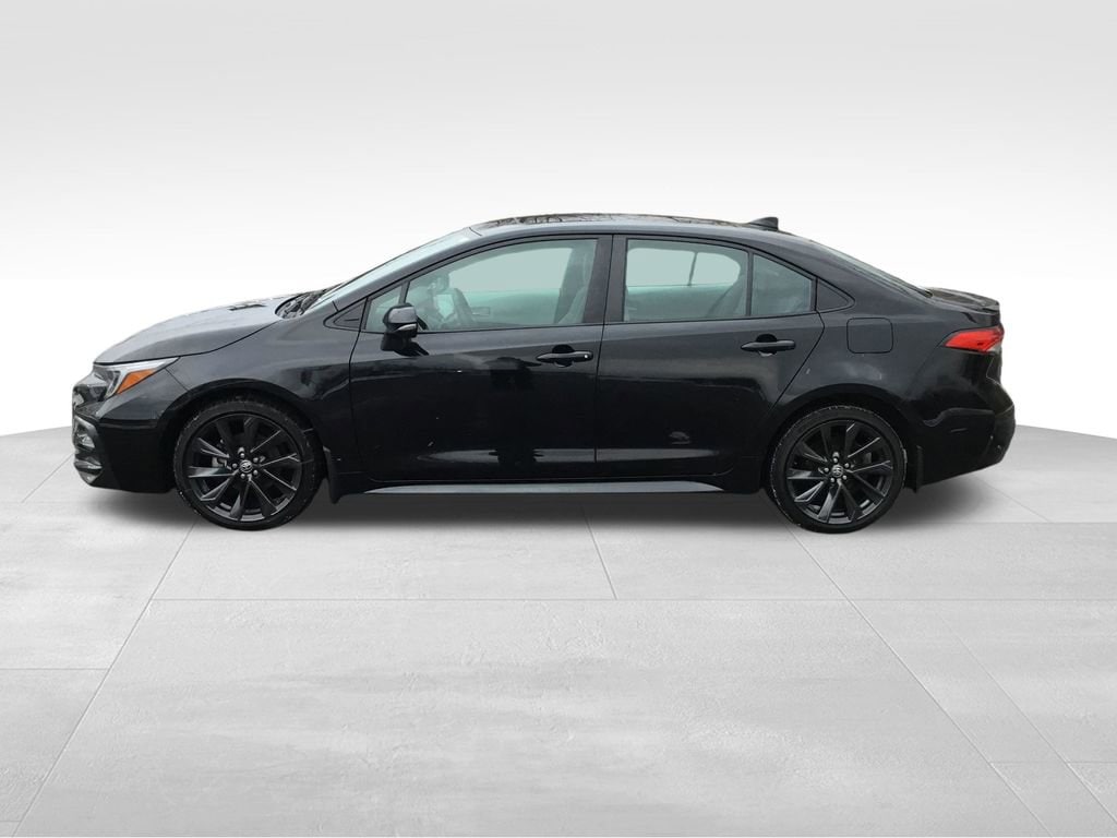 Used 2023 Toyota Corolla SE with VIN 5YFP4MCEXPP147735 for sale in Northfield, Minnesota