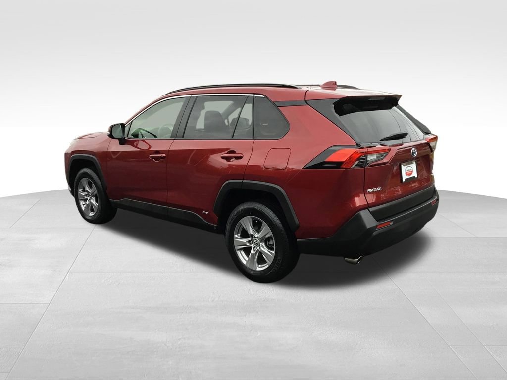 2022 Toyota RAV4 Hybrid LE photo 3