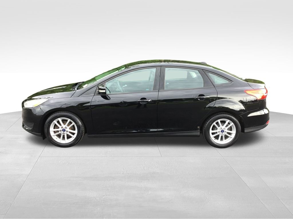 Used 2016 Ford Focus SE with VIN 1FADP3F29GL211526 for sale in Bedford, OH