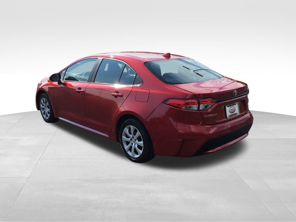 2021 Toyota Corolla LE photo 3