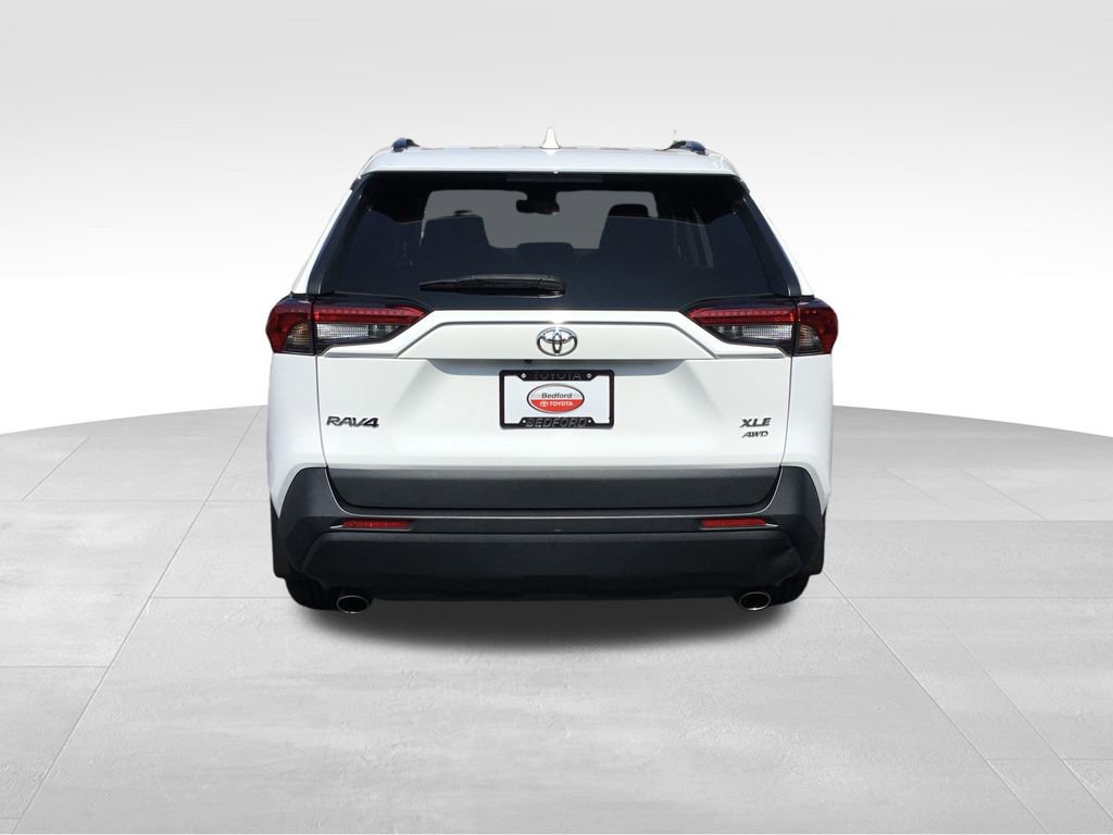 2022 Toyota RAV4 XLE photo 4