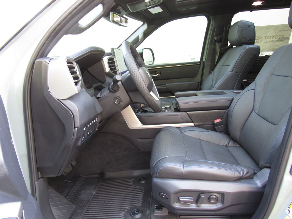 2026 Toyota Sequoia Platinum - Photo 11