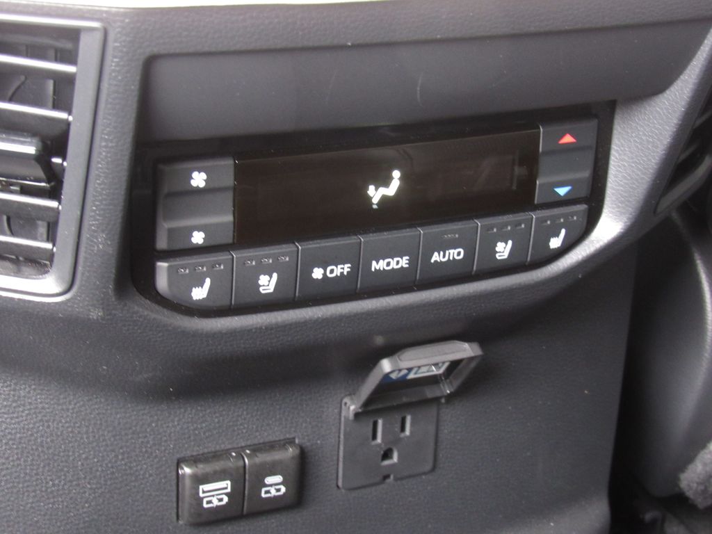 2024 Toyota Sequoia Platinum - Photo 40