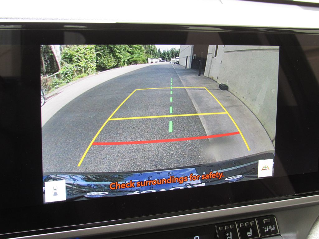 2025 Toyota Camry XLE - Photo 33