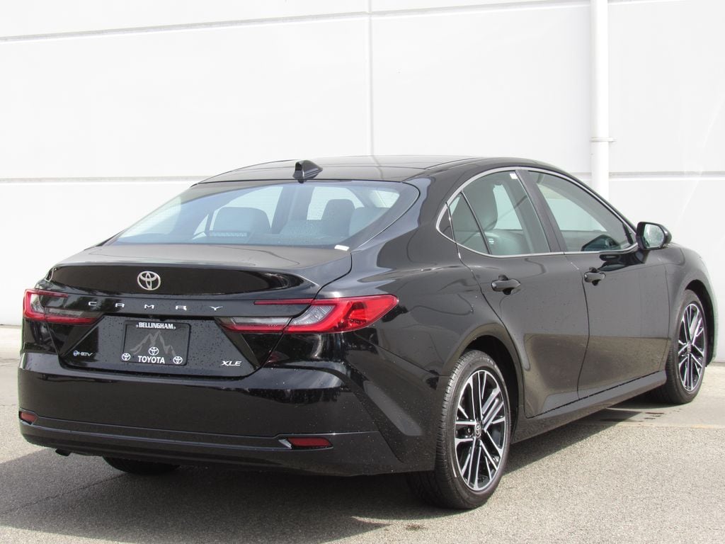 2025 Toyota Camry XLE - Photo 6