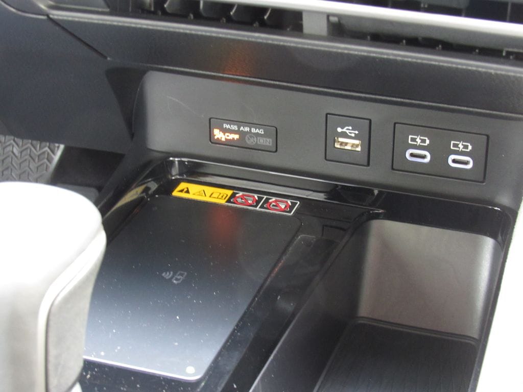 2025 Toyota Camry XLE - Photo 30