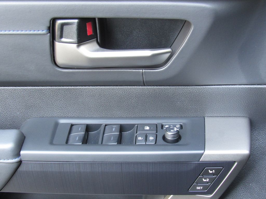 2026 Toyota Sequoia Platinum - Photo 44