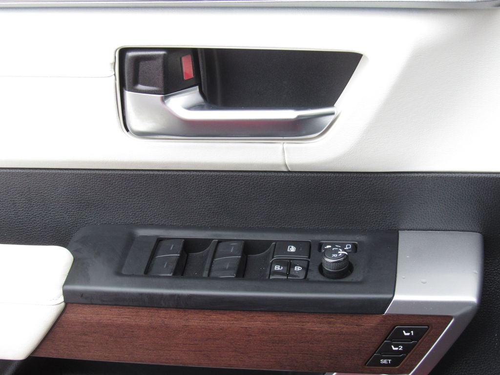 2024 Toyota Sequoia Platinum - Photo 44