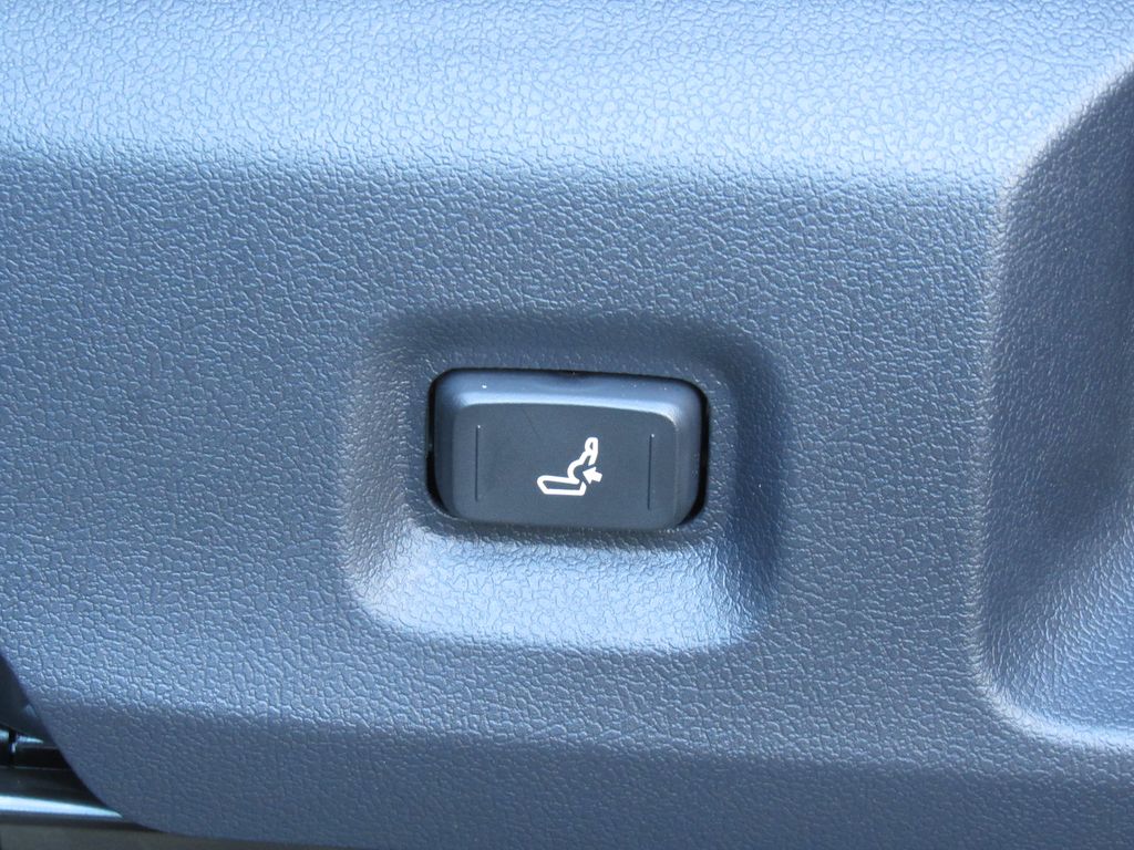 2026 Toyota Tacoma TRD Off Road - Photo 18