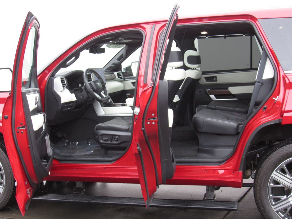 2024 Toyota Sequoia Platinum - Photo 14