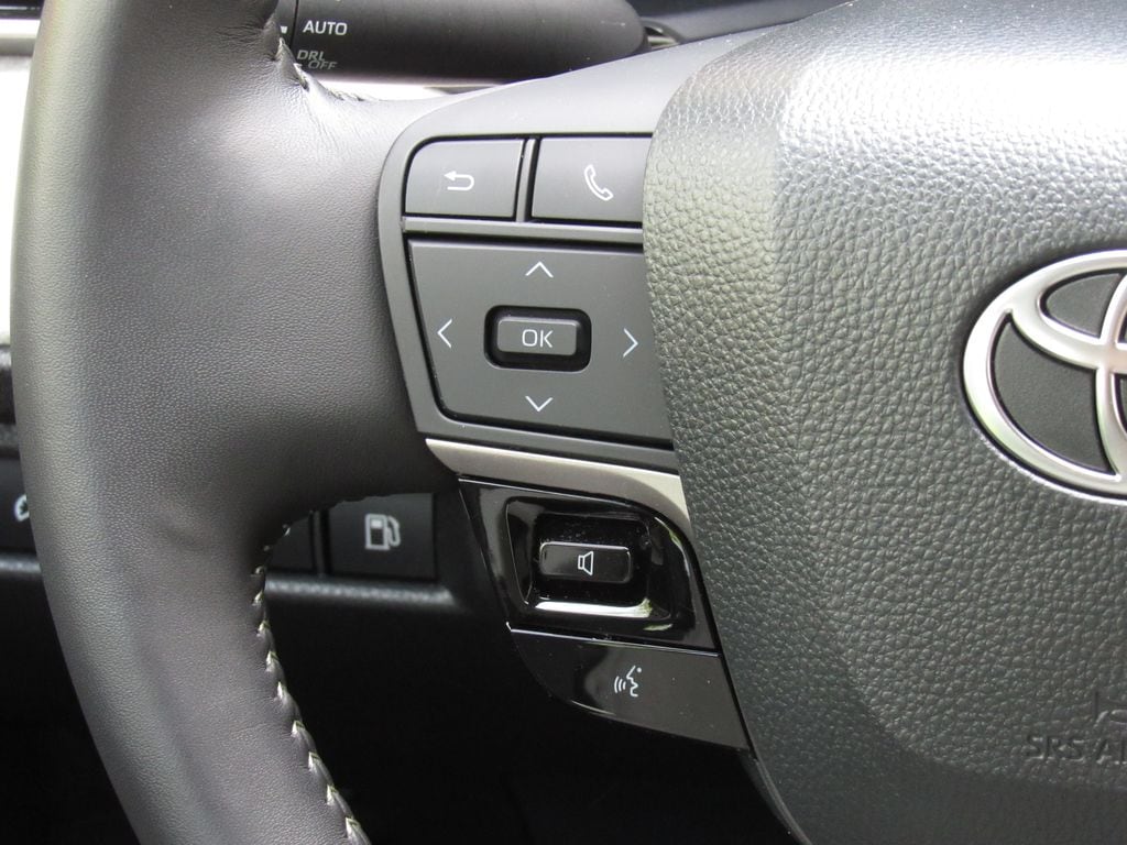 2025 Toyota Camry XLE - Photo 25