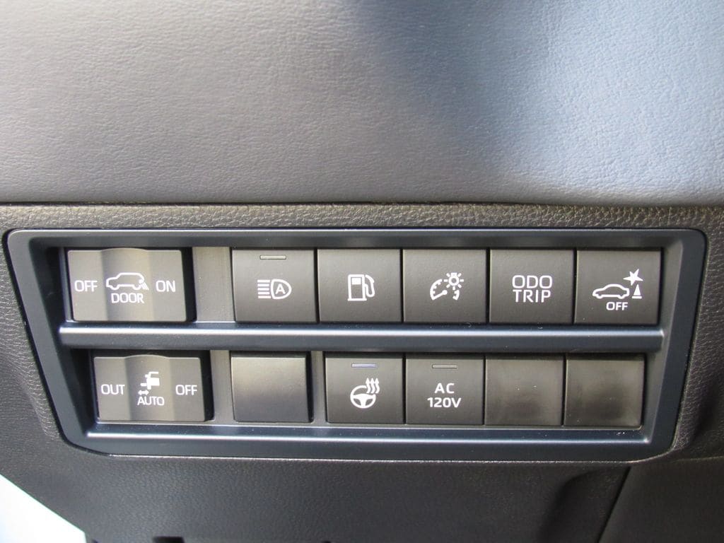 2026 Toyota Sequoia Platinum - Photo 42