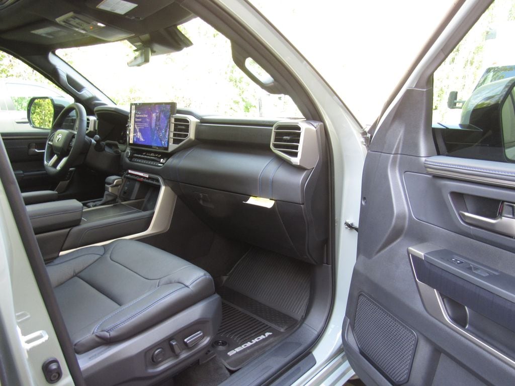 2026 Toyota Sequoia Platinum - Photo 20