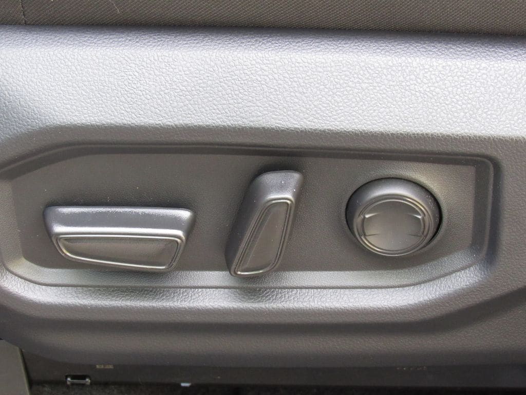 2026 Toyota Tundra SR5 - Photo 15