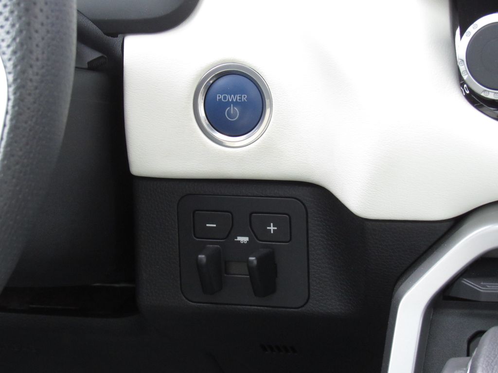 2024 Toyota Sequoia Platinum - Photo 36