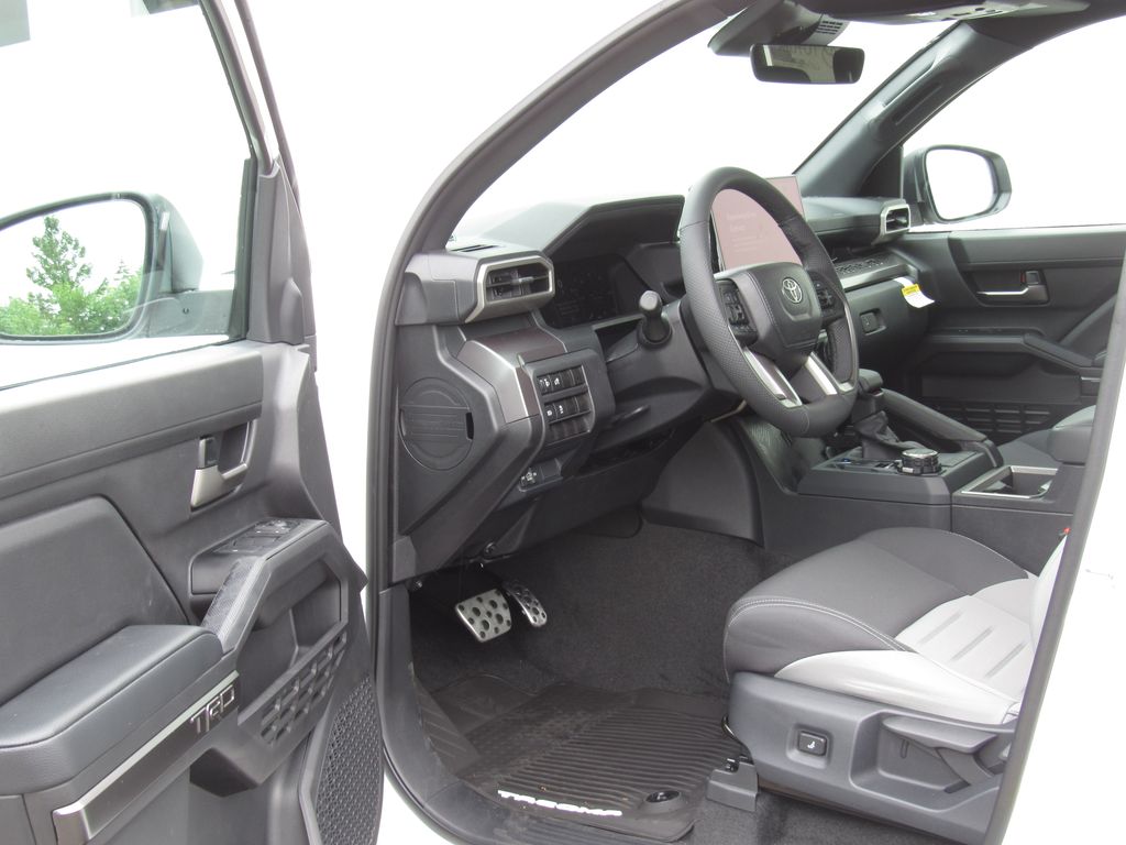 2026 Toyota Tacoma TRD Sport - Photo 12