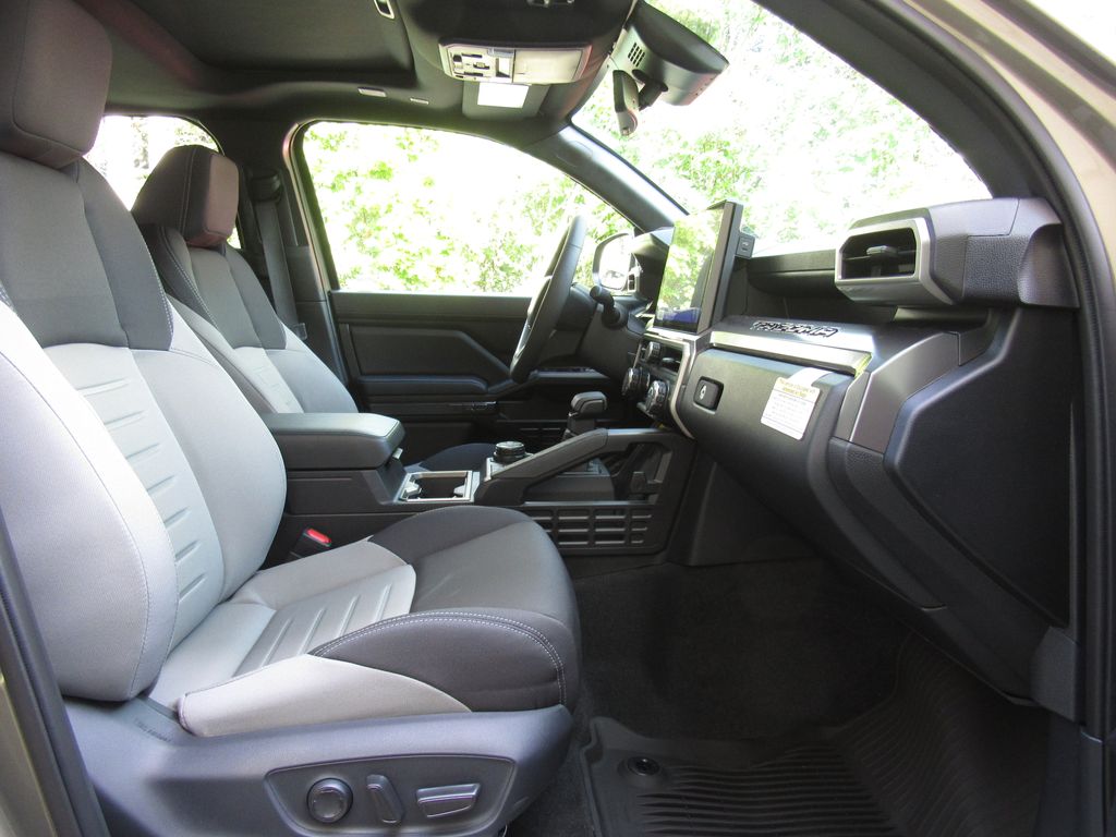 2026 Toyota Tacoma TRD Off Road - Photo 23