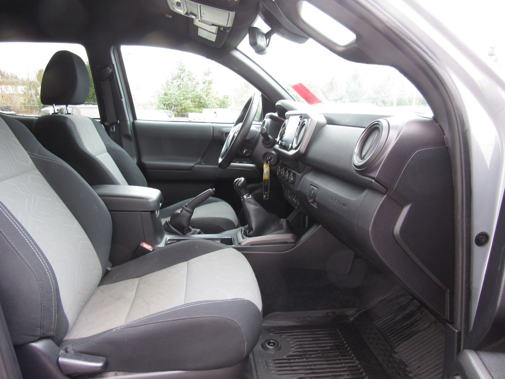 2020 Toyota Tacoma TRD Sport - Photo 19