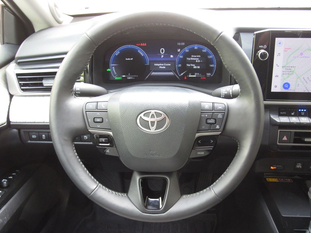 2025 Toyota Camry XLE - Photo 24