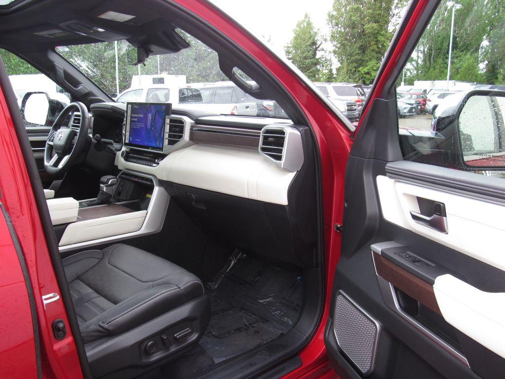 2024 Toyota Sequoia Platinum - Photo 20