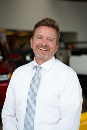 Staff member Robb Russell from ID_b25980