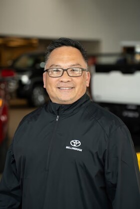 Staff member Dino Medel from ID_af2f7f