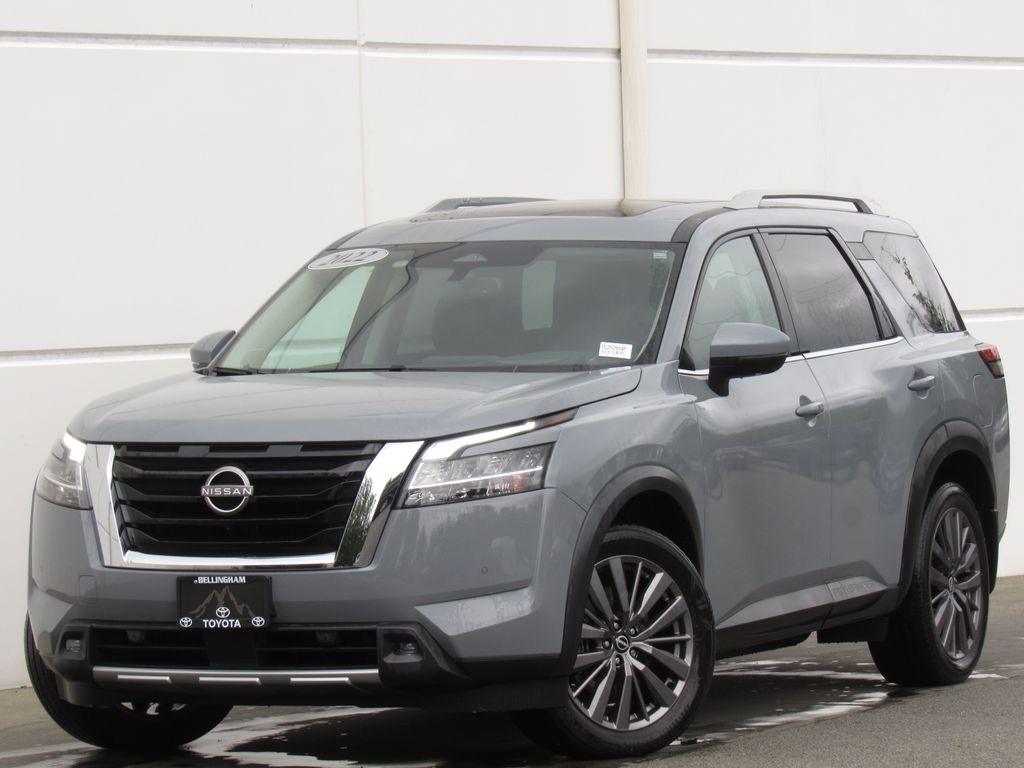 2022 Nissan Pathfinder SL 4WD's photo