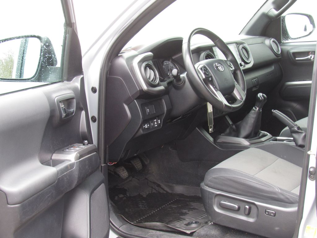 2020 Toyota Tacoma TRD Sport - Photo 10