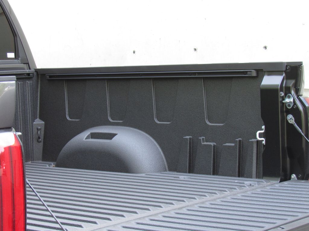 2026 Toyota Tundra SR5 - Photo 9