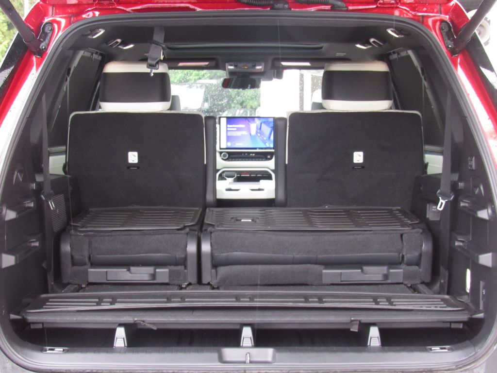 2024 Toyota Sequoia Platinum - Photo 25