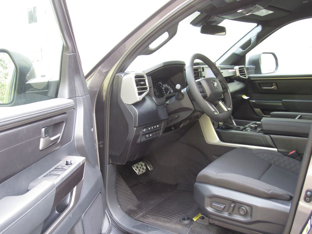 2026 Toyota Tundra SR5 - Photo 12