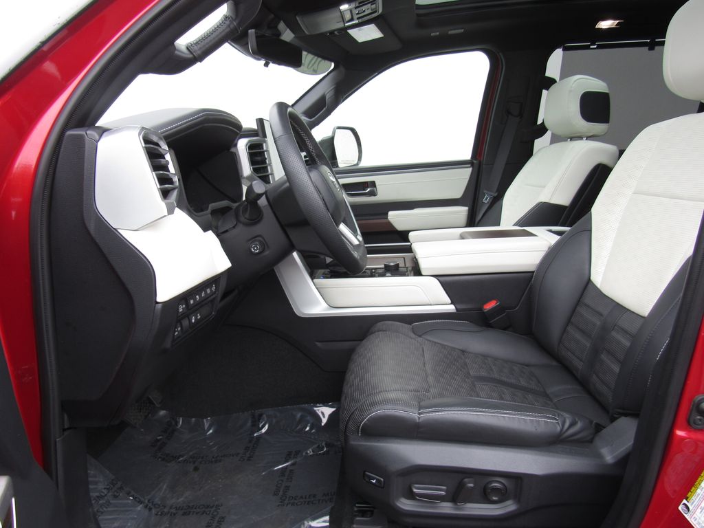 2024 Toyota Sequoia Platinum - Photo 11