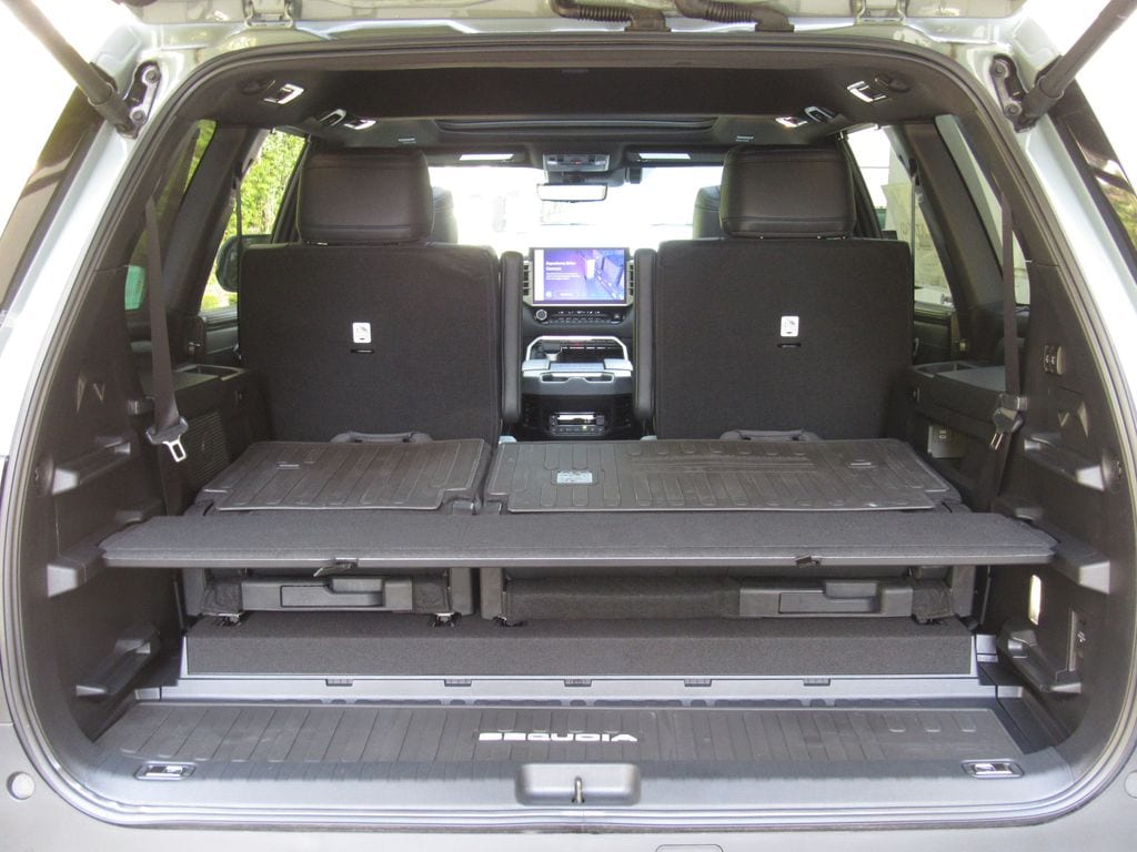 2026 Toyota Sequoia Platinum - Photo 25
