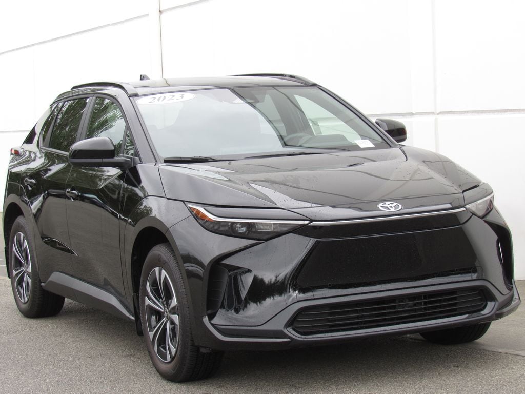 Used 2023 Toyota bZ4X XLE with VIN JTMAAAAA6PA014827 for sale in Bellingham, WA