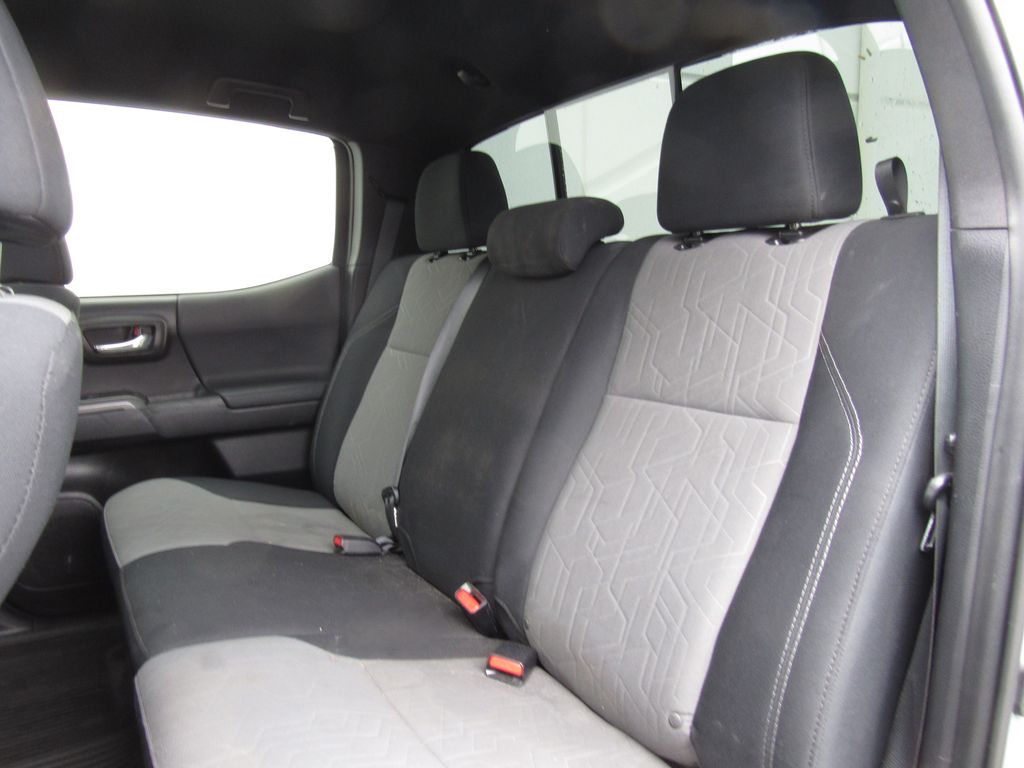 2020 Toyota Tacoma TRD Sport - Photo 17
