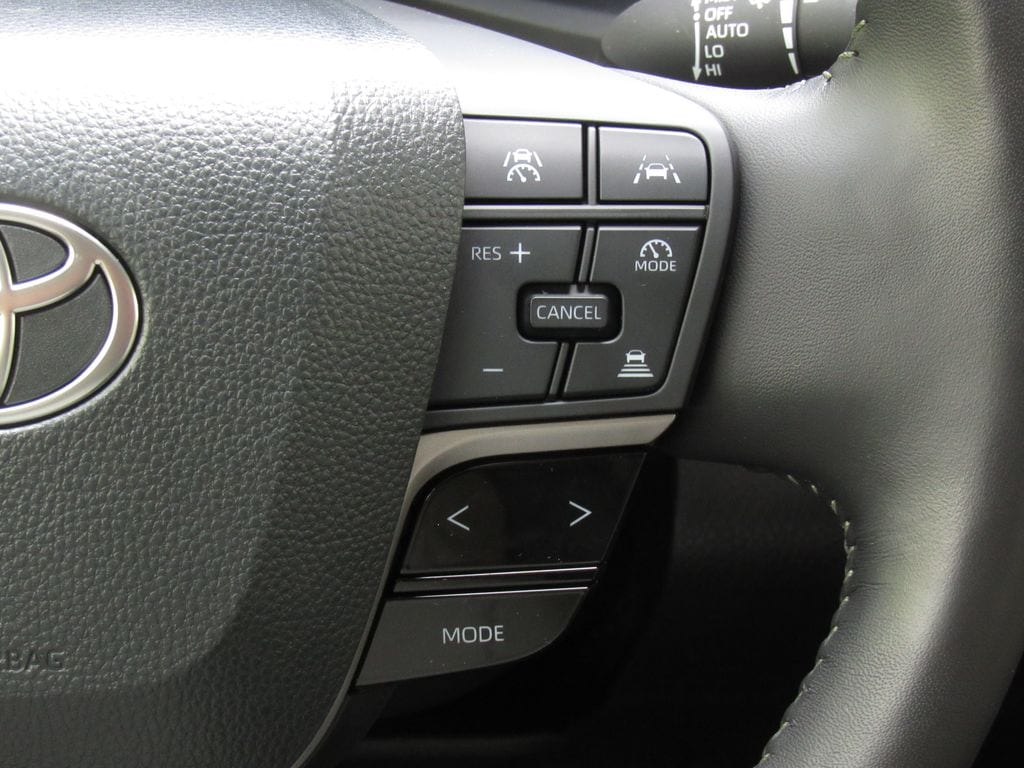 2025 Toyota Camry XLE - Photo 26