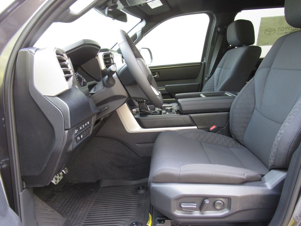 2026 Toyota Tundra SR5 - Photo 13
