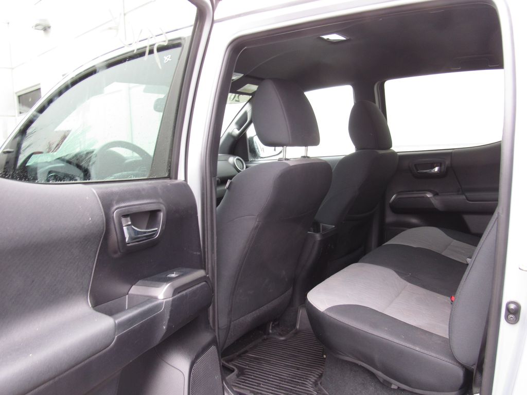 2020 Toyota Tacoma TRD Sport - Photo 15