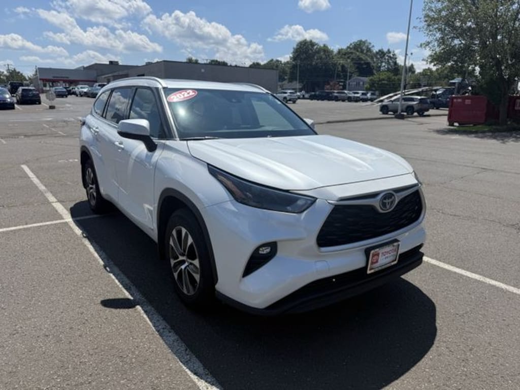 Certified 2022 Toyota Highlander Hybrid XLE SUV