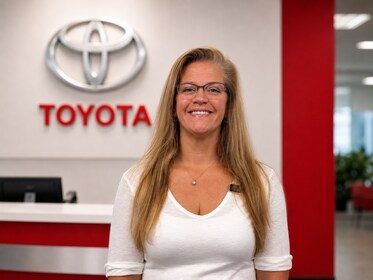 Staff member Alysia from ID_c32737