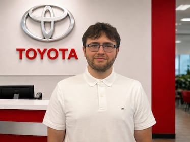 Staff member Hunter from ID_7f5884