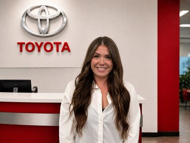 Staff member Mallory from ID_7f5884